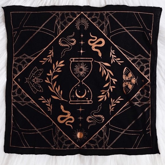 Lunar and Solar Altar and Tarot Cloth - Picture 3 of 5